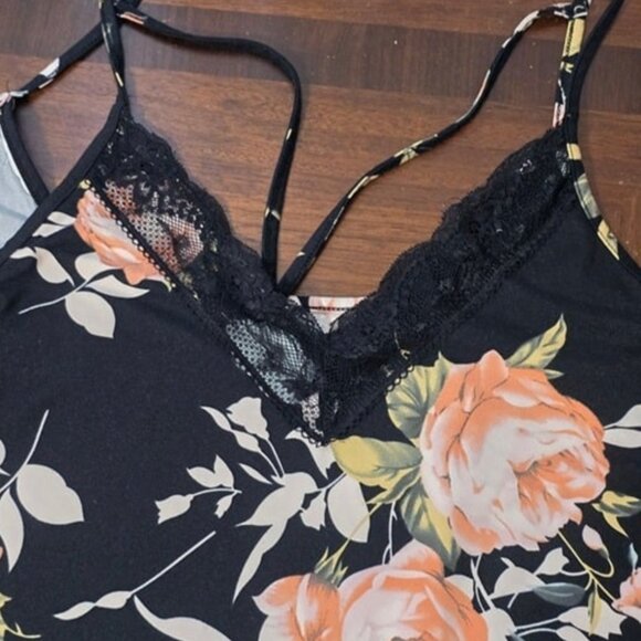 Women's Plus Black Floral Sleeveless Bodysuit 4X - Picture 2 of 5